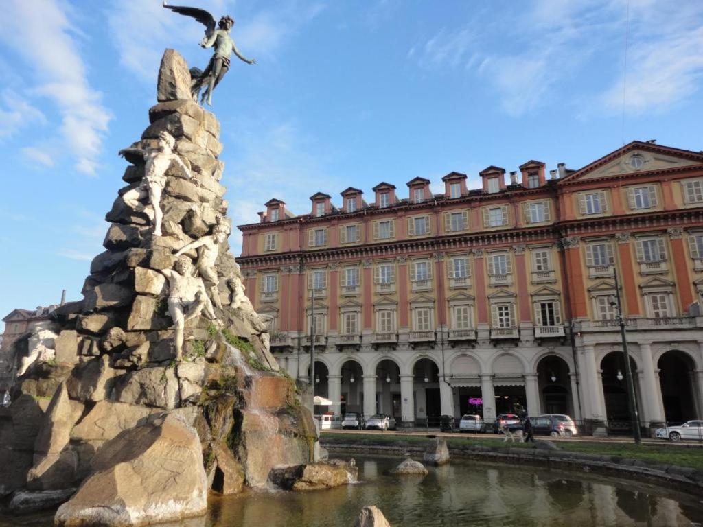 Sweet Apartment Piazza Statuto 9 Deluxe NEL PIENO CENTRO DI TORINO Esterno foto